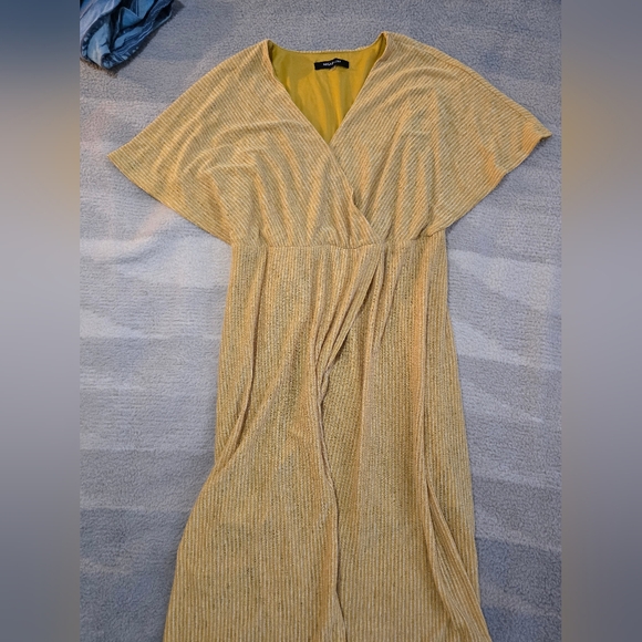 Sugar lips women's yellow maxi dress size medium - Picture 3 of 5